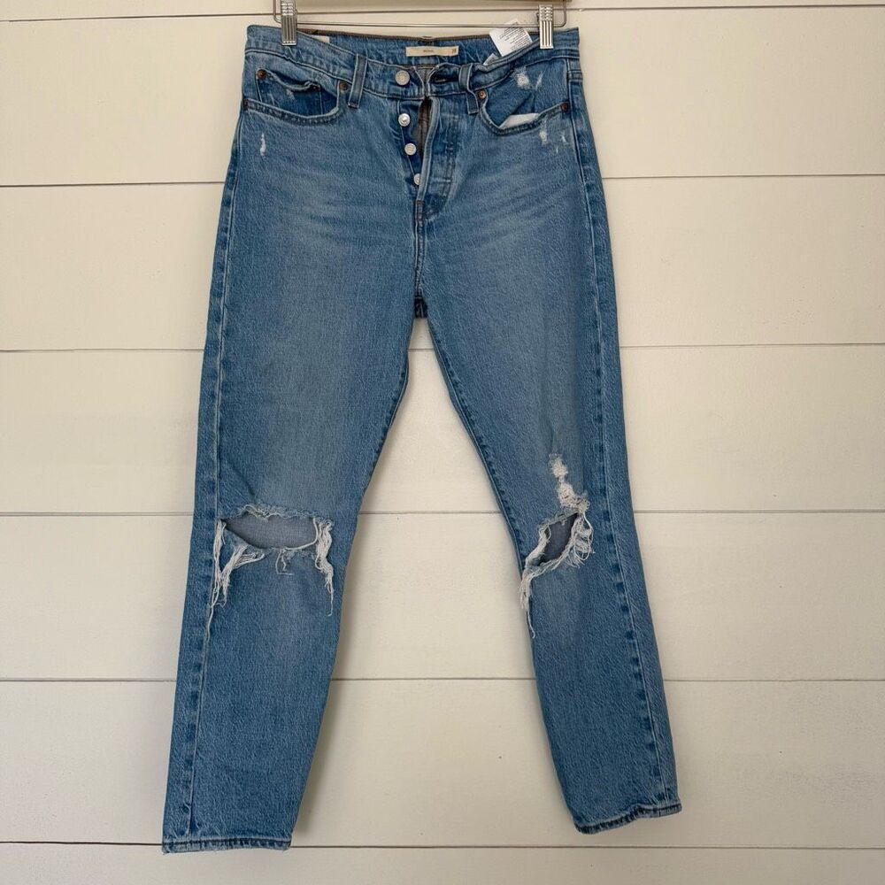 Levi’s Women’s 28 Wedgie Distressed Button Fly Jeans